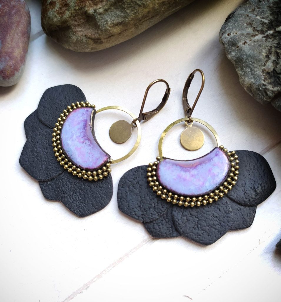 Boucles D'oreilles Pendantes Fait Main – Cœur Double Céramique Rose Violet, Acier Or